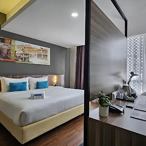 Days & By Wyndham Kl - Chan Sow Lin Mrt Or Lrt Куала-Лумпур